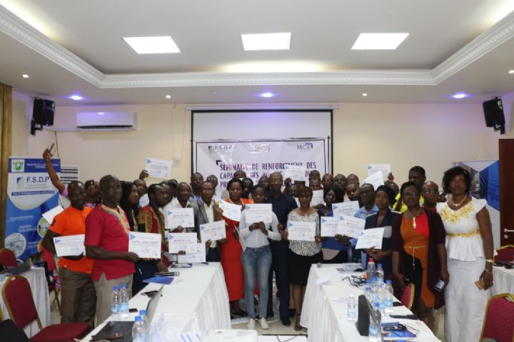 Grand-Bassam : les acteurs des radios privées non commerciales de la zone sud en séminaire de formation