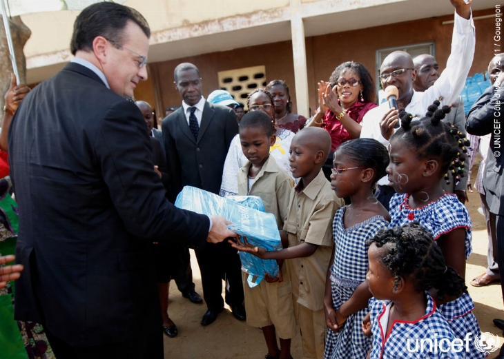 Humanitaire: visite terrain du Directeur régional de l`UNICEF pour l`Afrique de l`Ouest et du Centre, David Gressly