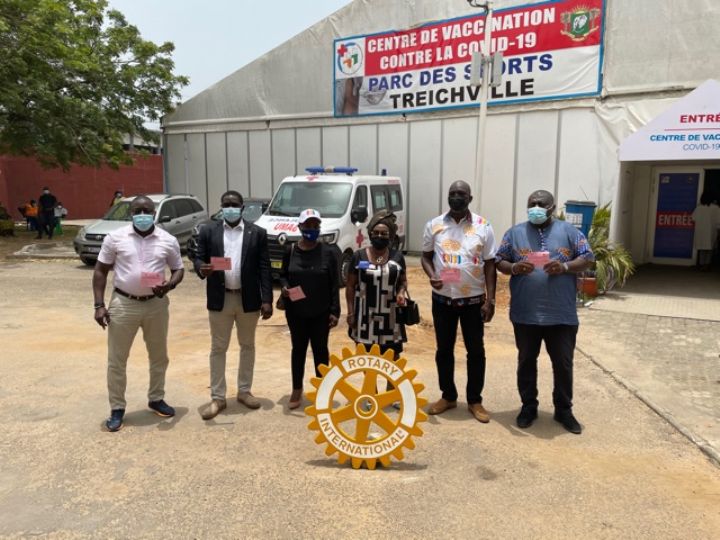 Vaccination contre la Covid 19 : Les clubs Rotary Abidjan Bietry et Abidjan 2 plateaux donnent l’exemple