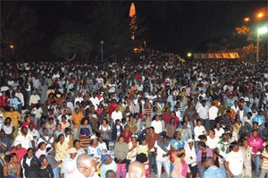 Nuit de l’Assomption : Les fidèles affluent, les bougies aussi