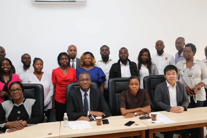 En visite à la rédaction d’ ‘’Opéra News ‘’, le Ministre Sidi Touré invite la presse à contribuer à la cohésion sociale