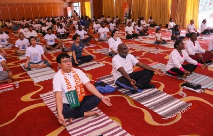 Covid-19 : l’ambassade de l’Inde annonce la journée internationale de Yoga