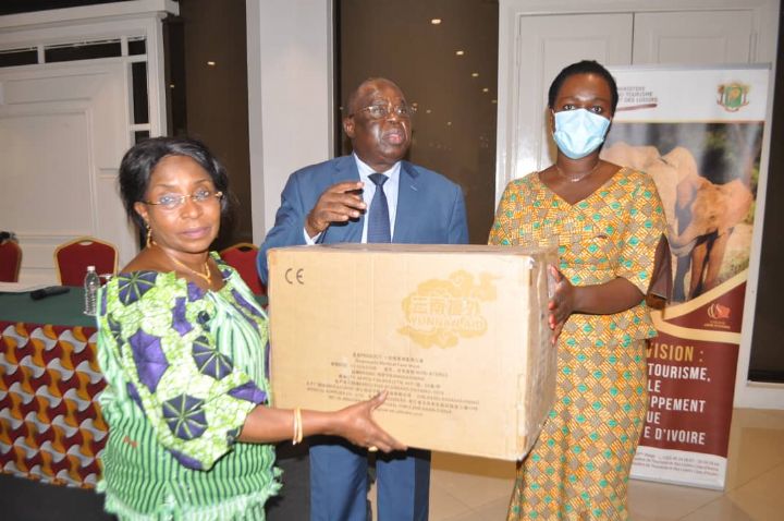 COVID 19 : La province de Yunnan offre des kits sanitaires au ministère du Tourisme