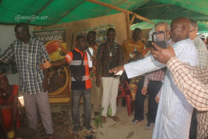 La Fondation mondiale du cacao visite le dispositif de la Coopérative des producteurs de Yakassé Attobrou