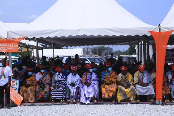 Visite d’État: La ministre Kandia Camara apporte sa compassion à la chefferie traditionnelle de Zuénoula