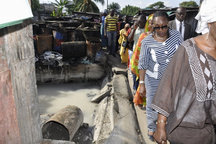 Journée internationale de la famille – Mme Goudou visite des familles en difficulté.
