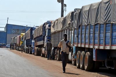 Les chauffeurs routiers entre soulagement et inquiétude après le départ des États de l'AES de la Cédéao