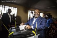 Présidentielle au Gabon: la commission électorale valide la réélection de Bongo