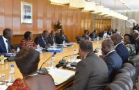 Côte d’Ivoire: le gouvernement annonce l’installation de portiques aux frontières et à l’aéroport Houphouët-Boigny