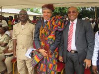 Lakota: le maire Samy Merhy offre un véhicule au chef traditionnel central de la commune à son investiture