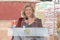 Mme Dominique Ouattara inaugurera un centre de transfusion sanguine à Daoukro