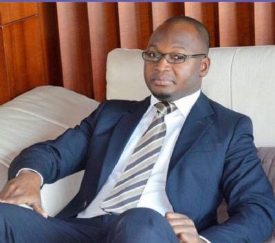 Le directeur du CSP annonce qu’il est interdit de poser des panneaux de publicités aux carrefours