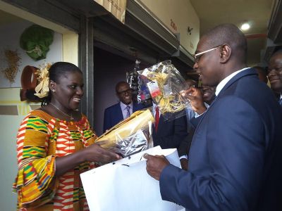 Promotion des PME Féminines : Le Secrétaire d’Etat Felix Anoblé visite des femmes bénéficiaires du Fonds BACI