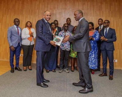 2023 Année de la jeunesse : le rapport des consultations nationales de la jeunesse officiellement remis au Premier Ministre Patrick Achi