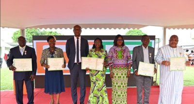 289 agents de la CIE décorés dans l’ordre du mérite du travail