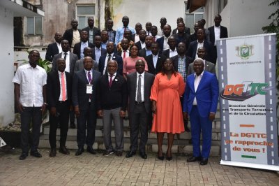 Sécurité routière: 40 chauffeurs du Ministère de la fonction publique sensibilisés aux bonnes pratiques routières 
