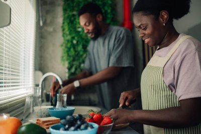 5 choses qu'une nutritionniste recommande avant de commencer à prendre des compléments alimentaires