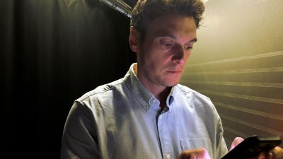 « Vous n'aurez plus jamais besoin de travailler » : des criminels offrent de l'argent à des journalistes pour pirater la BBC