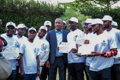 Côte d'Ivoire/ Année de la jeunesse : 500 jeunes formés à Abidjan dans les métiers de la manutention et du BTP reçoivent leurs diplômes 