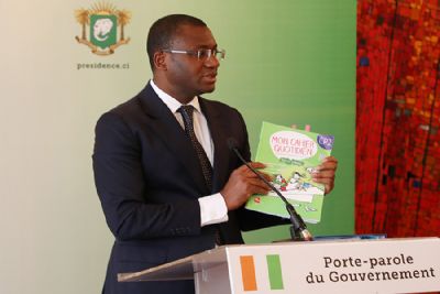 Affaire Fautes dans les manuels Scolaires : le gouvernement annonce la correction totale et la mise à disposition bientôt