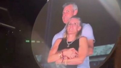 La cadre supérieure filmée dans une vidéo virale du concert de Coldplay démissionne