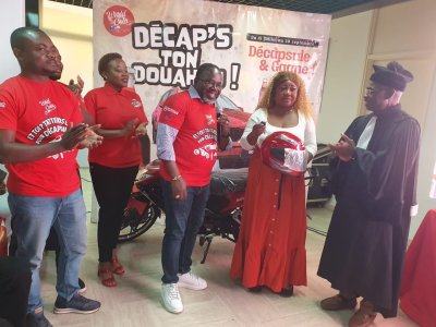 6e tirage au sort du jeu promo World Cola : Coulibaly Rokia, lauréate de Dimbokro, exprime sa surprise après la réception de sa moto