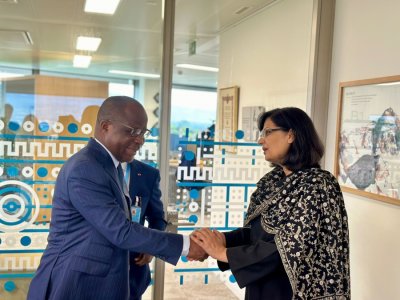 77e Assemblée mondiale de la santé : le ministre Pierre Dimba et la Directrice Executive de GAVI échangent sur la couverture vaccinale en Côte d'Ivoire