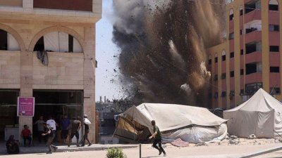 Les Palestiniens fuient les quartiers de la ville de Gaza alors qu'Israël annonce le début des premières phases de l'offensive