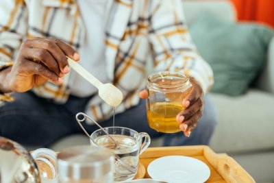 Les secrets chimiques qui permettent au miel de rester frais si longtemps