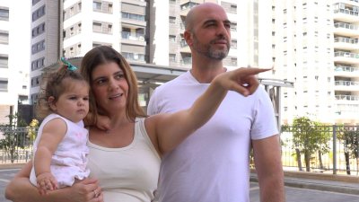 Pourquoi une famille a décidé de s'installer en Israël et une autre de quitter le pays après l'attaque du 7 octobre