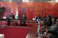 Ebola : Alassane Ouattara préside une réunion interministérielle d’urgence