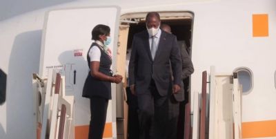 Ouattara a regagné Abidjan après le sommet extraordinaire de la CEDEAO