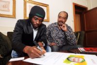 Un Eléphant rejoint la lutte contre le VIH: la star ivoirienne de football, Gervinho, nommée Ambassadeur de l’ONUSIDA pour la Campagne Protège le goal.