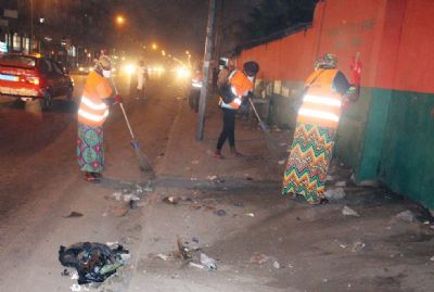 Treichville/Poursuite des opérations de salubrité : le maire Amichia initie un commando de balayage de nuit