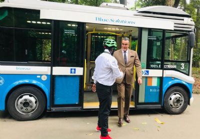 Bus électriques : L’ambassadeur du Maroc salue l’engagement du groupe Bolloré dans le transport propre