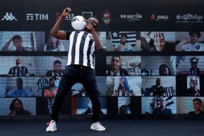 Football : Salomon Kalou présenté dans son nouveau club Botafogo au Brésil