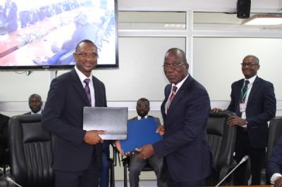 Banques : des cartes d’assurances professionnelles sécurisées pour les agents