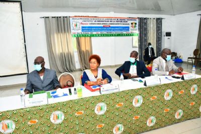 Yamoussoukro : les jeunes s’engagent à la paix et à la cohésion sociale à travers une charte, après les violences électorales