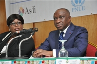 Des responsables planchent sur l’application du décret interdisant les sachets