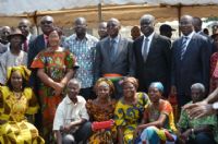 Fin d’année 2014: 17 000 kits alimentaires du Président Ouattara aux couches démunies du district d’Abidjan