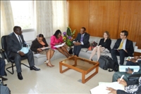 Fonction Publique / Bacongo reçoit une mission de la Banque Mondiale :	  La supervision du SIGFAE au centre de la visite