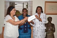 Cérémonie de remise de don à l’Association APAAC/ Mme Zohra JEBARI,Présidente du Groupe des Epouses de Chefs de Missions Diplomatiques (GECMD) : « Aidons les Personnes Atteintes ou Affectées par le Cancer »