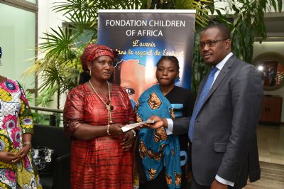 Cancer du sein: La Première dame de Côte d’Ivoire aux côtés d’Echo Médias pour les soins d’une malade