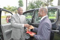 Ministère des mines, pétrole et énergie : 10 véhicules et du matériel informatique aux Directeurs régionaux