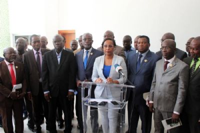 L’opposition parlementaire ivoirienne se retire des travaux de révision de la Constitution