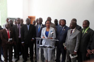 Les groupes parlementaires de l’opposition se retirent du processus de révision de la Constitution