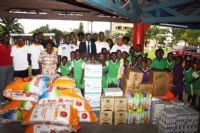 Des jeunes pro- Guillaume Soro font d’importants dons à l’orphelinat de Bingerville