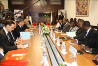 Cérémonie de signature de Cinq conventions d’affectation du C2D : discours du premier ministre Daniel Kablan Duncan