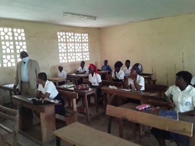 L’Enquête du jeudi : Côte d'Ivoire. Examens scolaires : la double épreuve des élèves handicapés