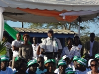 Près de 10 mille personnes célèbrent la victoire de Georges Ezaley